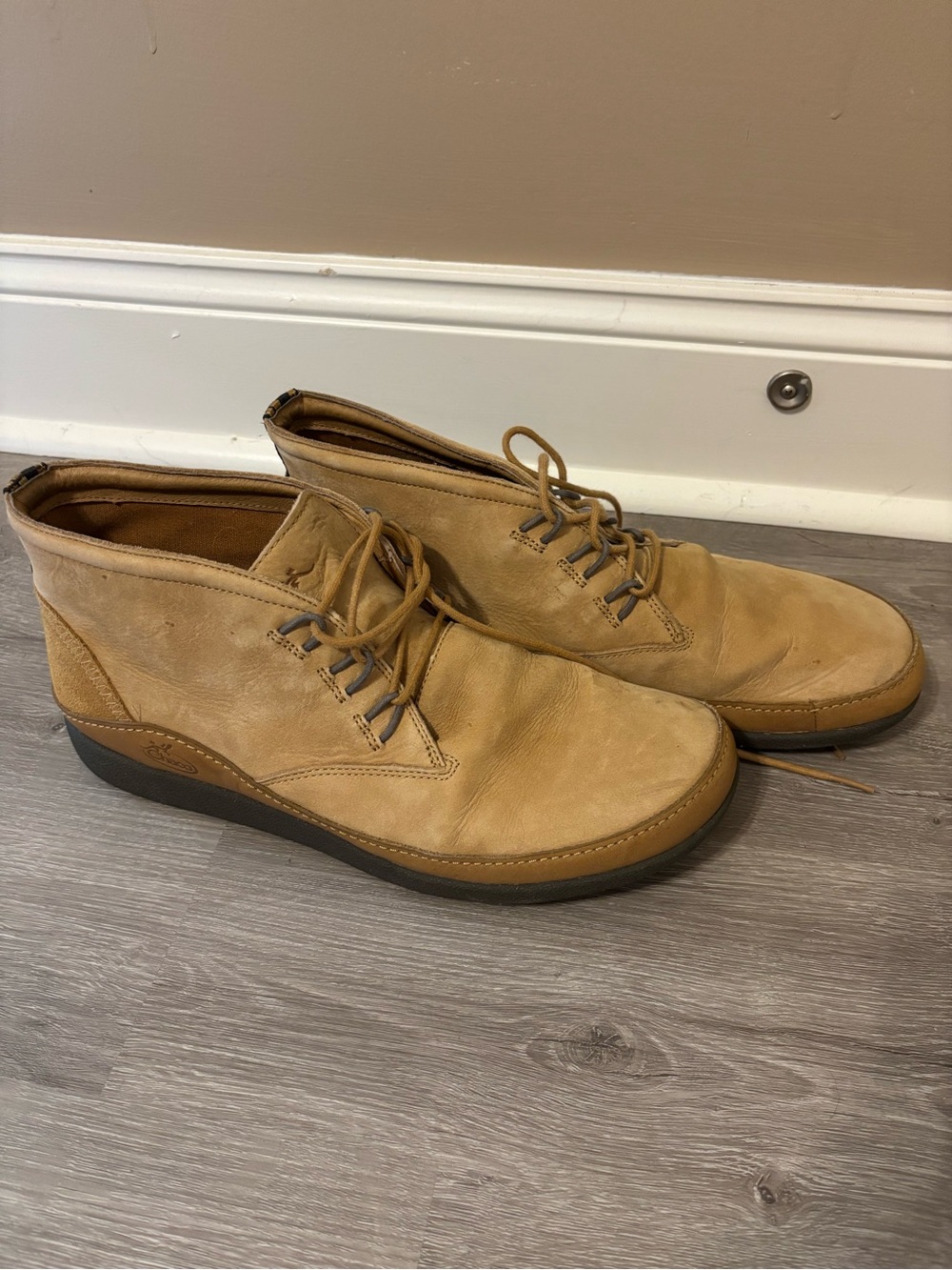 Men’s Chaco suede high top sneakers